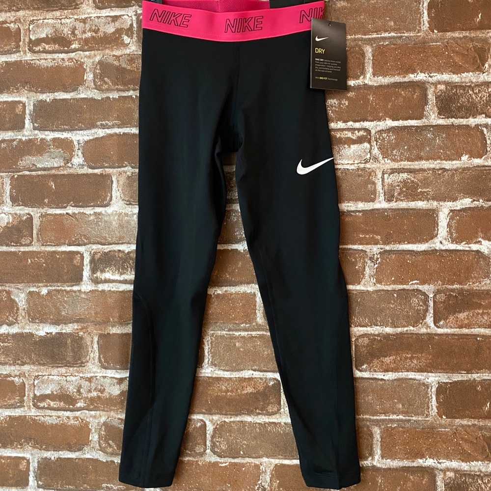 BTS  NWT Nike leggings girls small tight fit